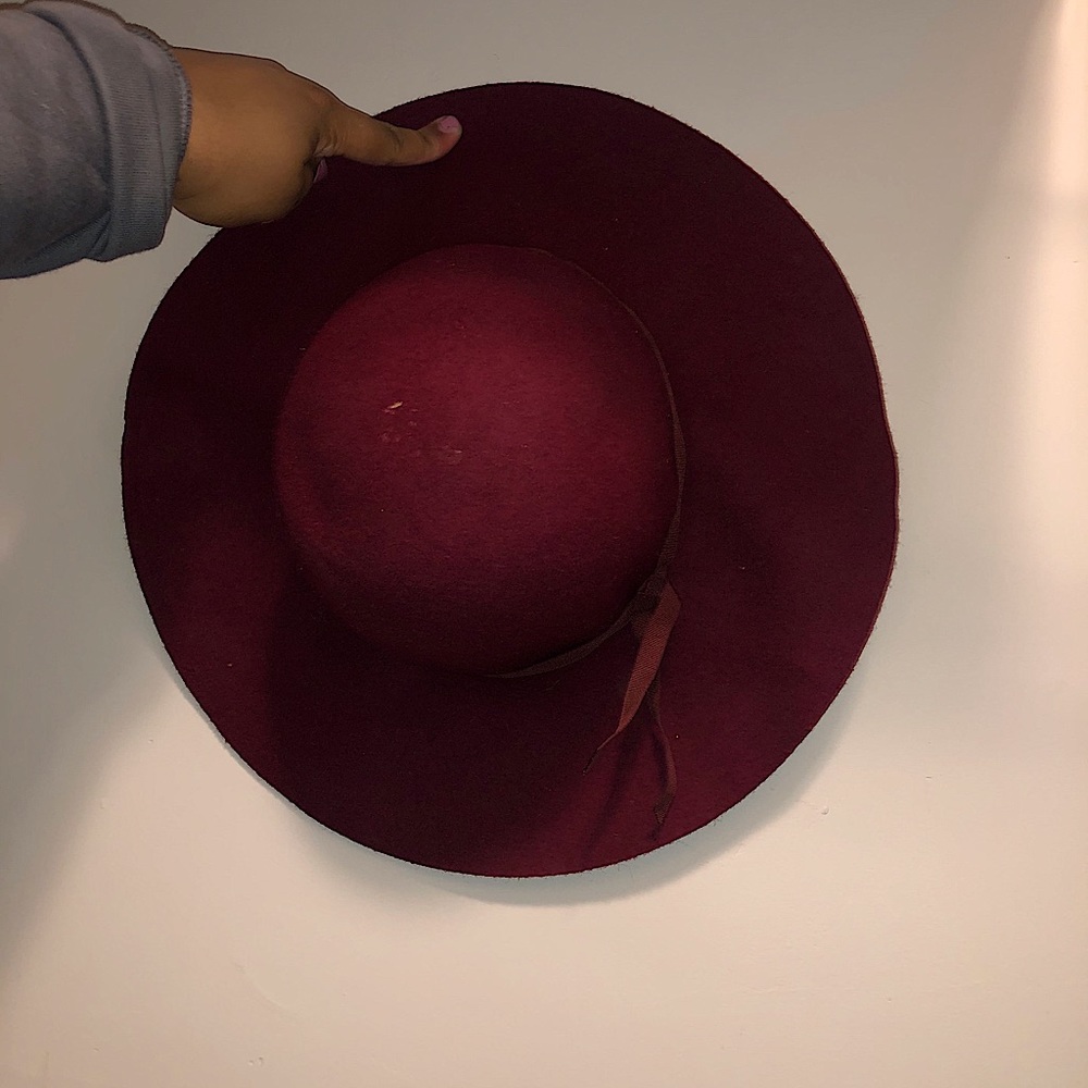 Maroon fedora